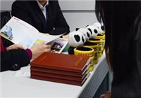 賣房留學(xué)月薪五千，出國到底值不值？